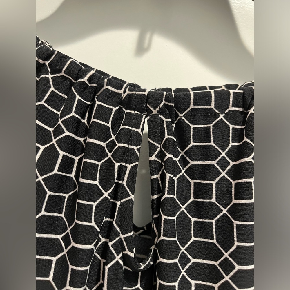 The Limited sleeveless black & white blouse, small - Picture 2 of 6
